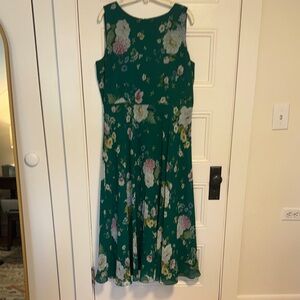 Green Floral Midi Dress with Scoop Neck